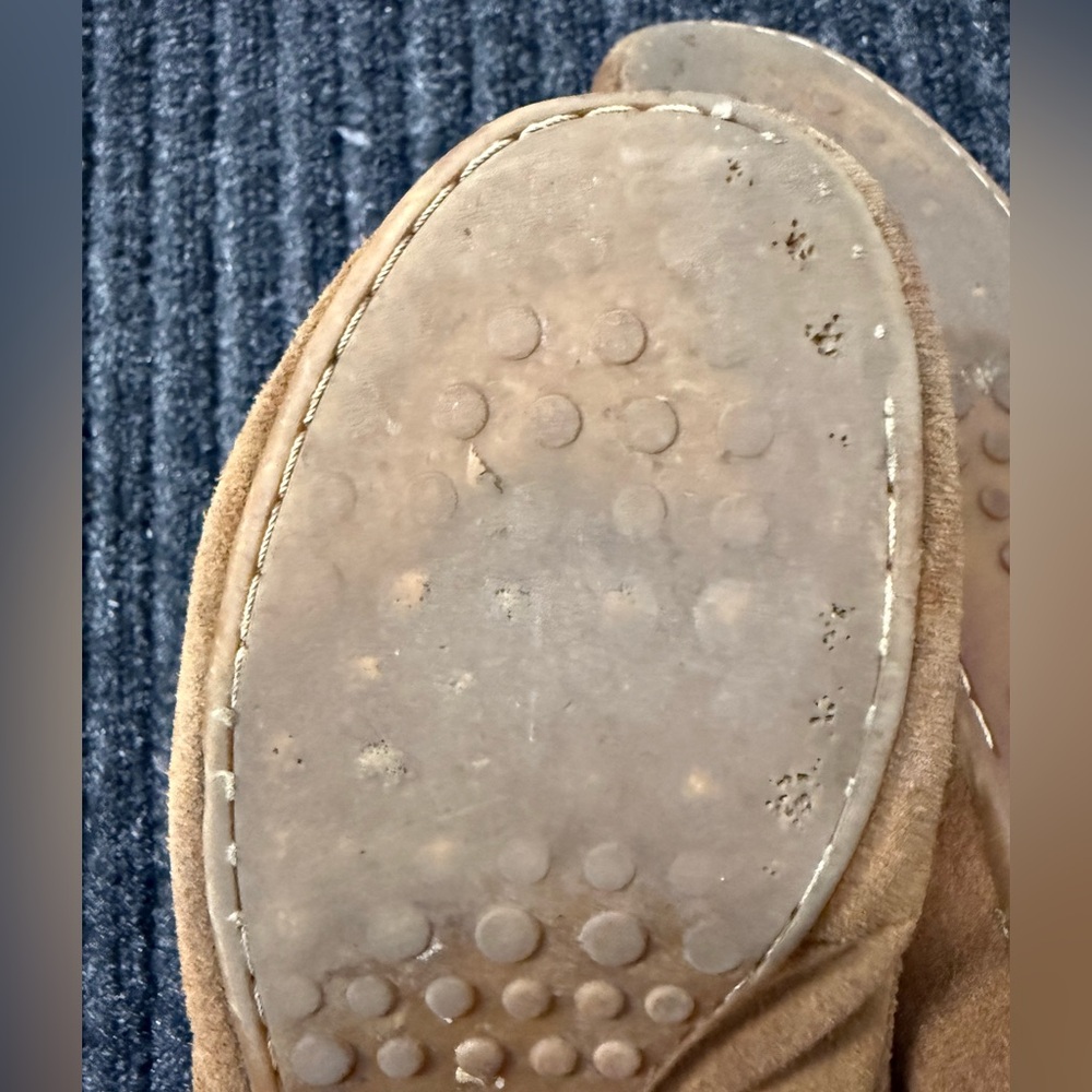 Minnetonka Women's Kilty hardsole moccasins in brown suede leather - Picture 4 of 10